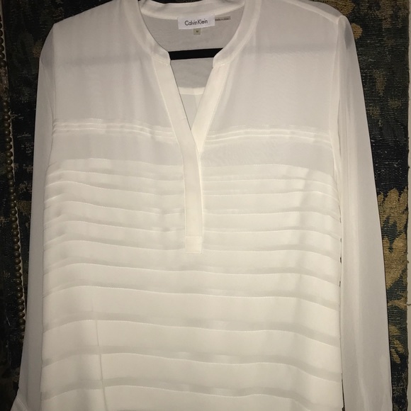 Calvin Klein Tops - 🌺BOGO🌺💲⬇️ Calvin Klein blouse